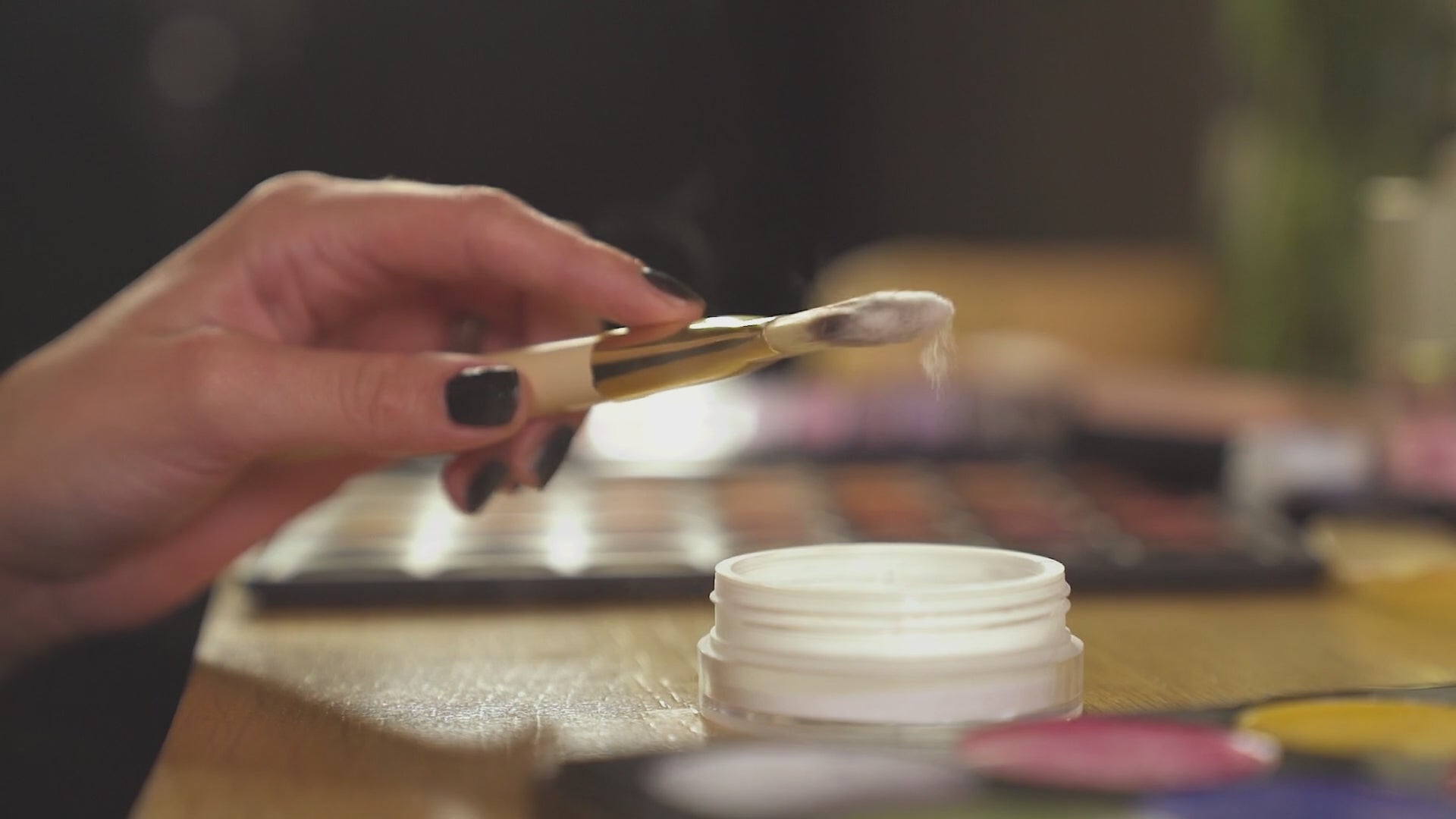 Solid Makeup Brush Cleanser Soap for Cosmetic Brushes with Silicone Cleaning Pad - Vanilla Fragrance, 2.45 Oz., Professional Makeup